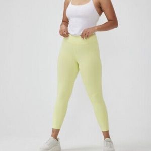 Outdoor Voices Move Free 3/4 Leggings in Gecko